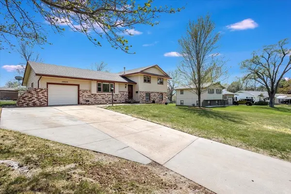 10023 W Hardtner Ave, Wichita, KS 67212