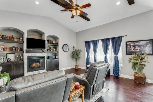 2265 S Tara Falls Ct, Wichita, KS 67207