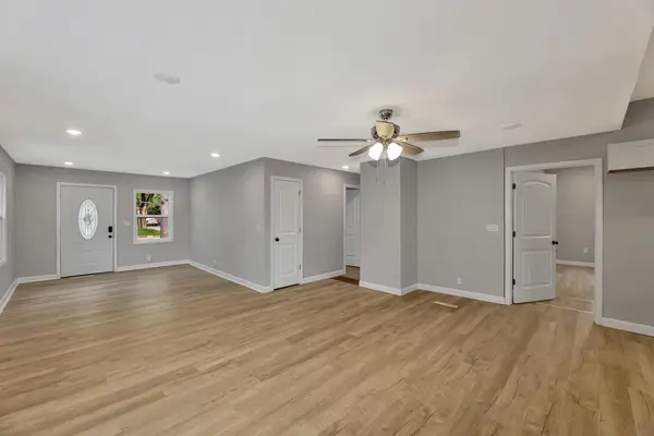 725 N Bebe St, Wichita, KS 67212