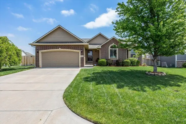 732 S Shade Ct, Andover, KS 67002