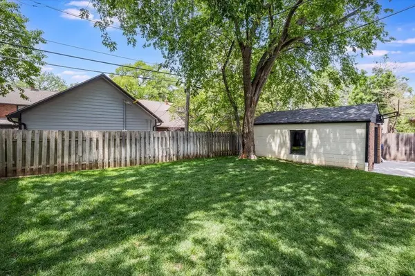 137 N DELLROSE AVE, Wichita, KS 67208