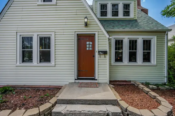 915 E Broadway St, Newton, KS 67114