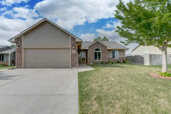 2513 E Casey Dr, Goddard, KS 67052