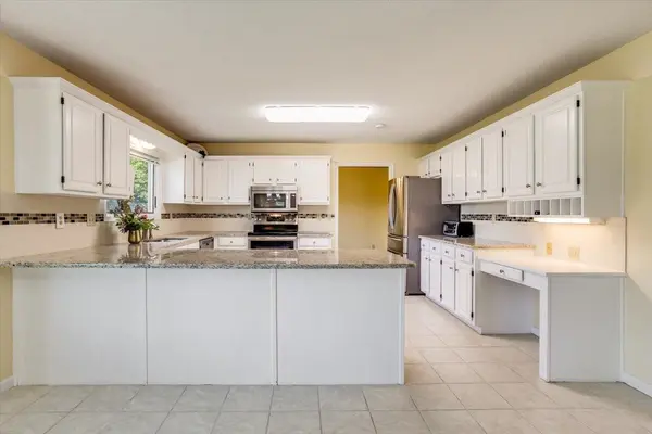 2508 N Fox Run Ct, Wichita, KS 67226