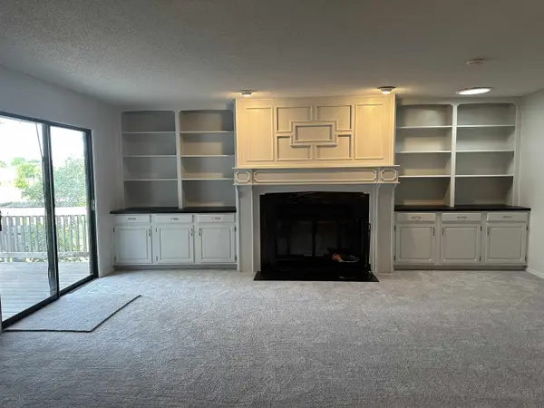 632 N Tanglewood Rd, Derby, KS 67037