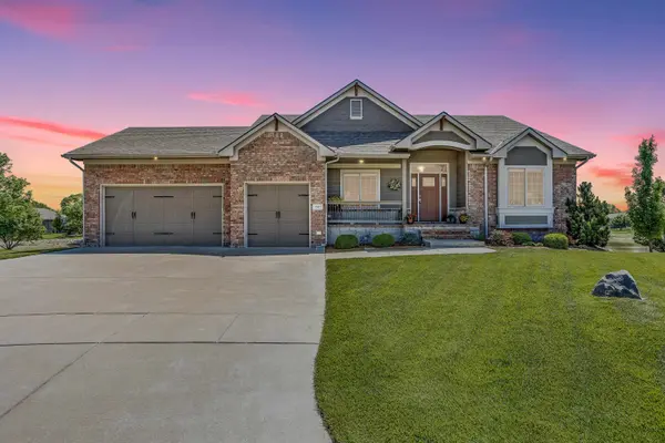 15611 E HAZEL NUT CIR, Wichita, KS 67230