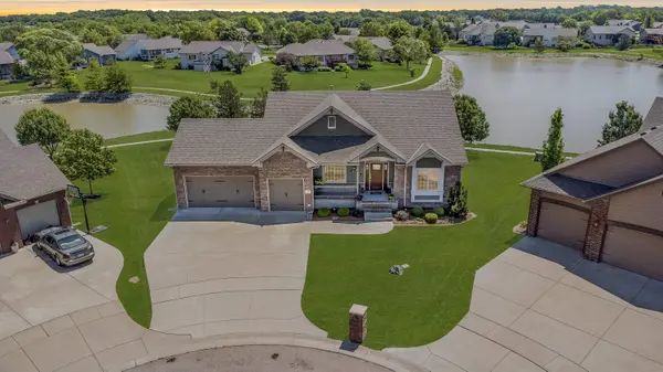 15611 E HAZEL NUT CIR, Wichita, KS 67230