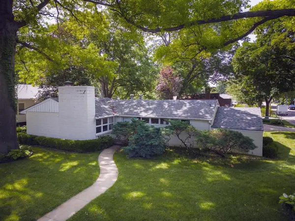 1005 E 15th Ave,  Winfield,  KS 67156