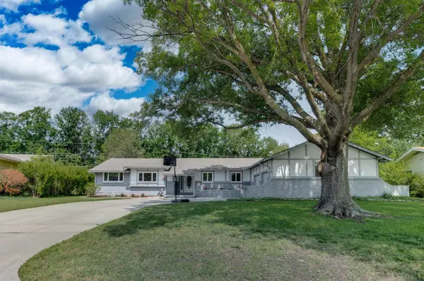 1925 N Edgemoor St, Wichita, KS 67208