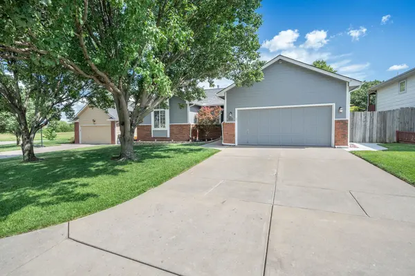 7413 E Brookview Cir, Wichita, KS 67226