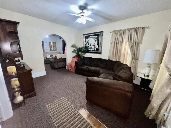2501 E 2nd St N, Wichita, KS 67214