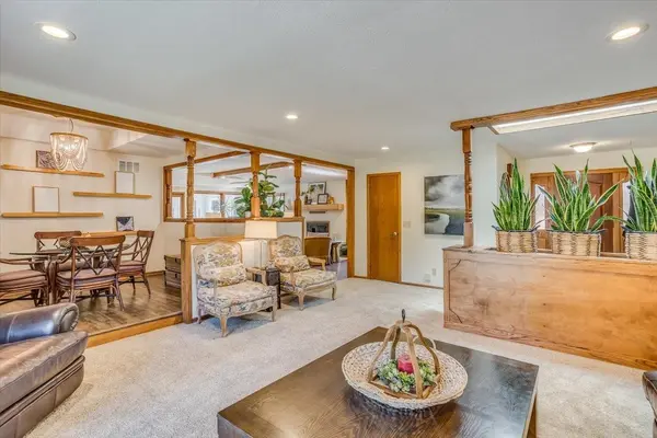 17 Circle Dr, Mulvane, KS 67110
