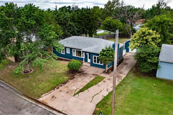 1023 College Ln, Hutchinson, KS 67501