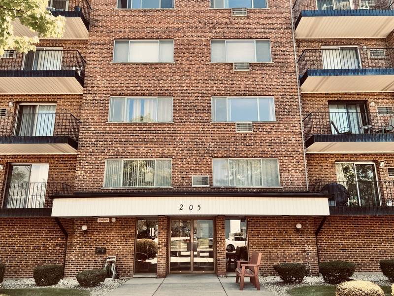 205 W MINER ST #300, Arlington Heights, IL 60005