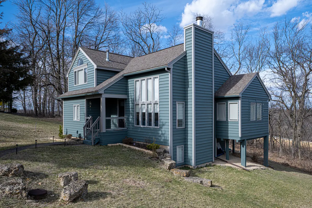 4 Cinnabar LN, Galena, IL 61036