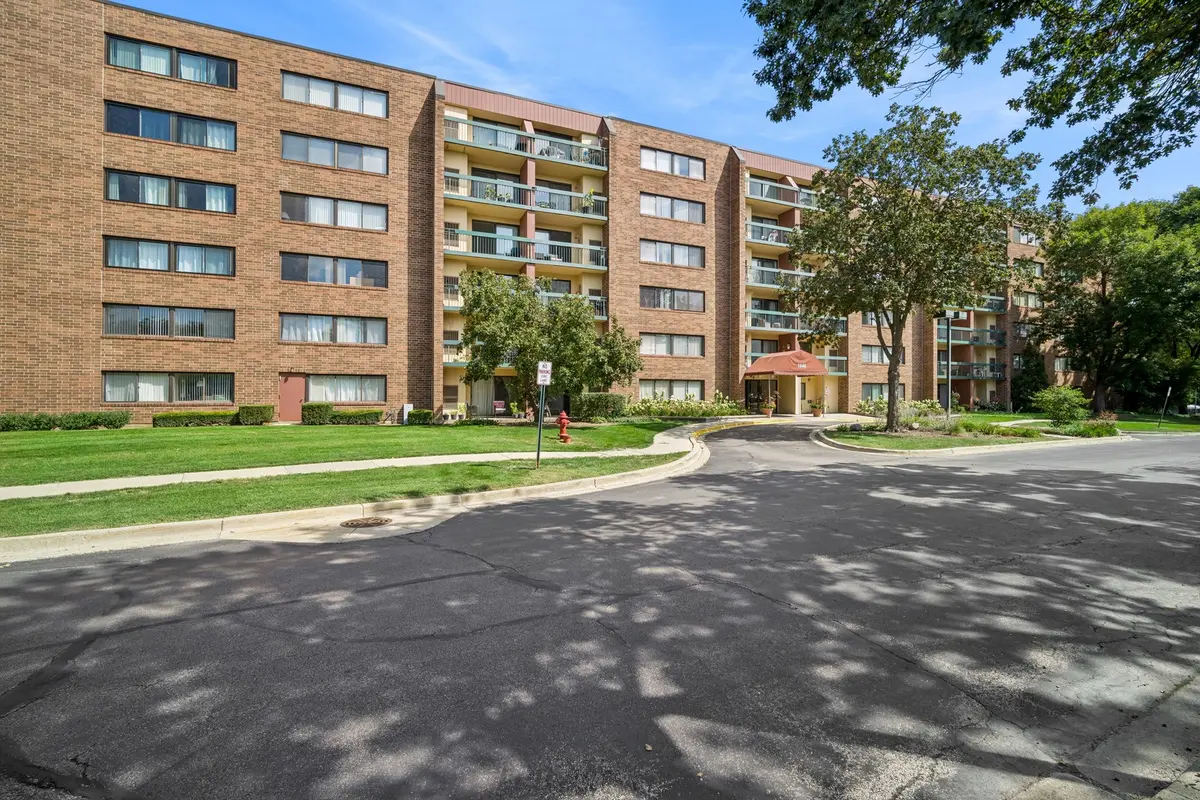1840 Huntington BLVD #305, Hoffman Estates, IL 60169