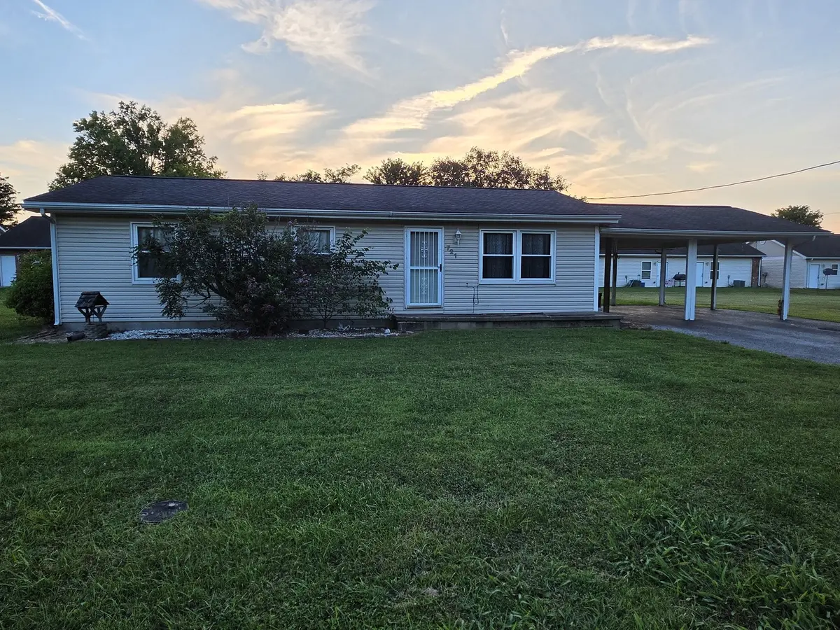 721 N 21st ST, Herrin, IL 62948