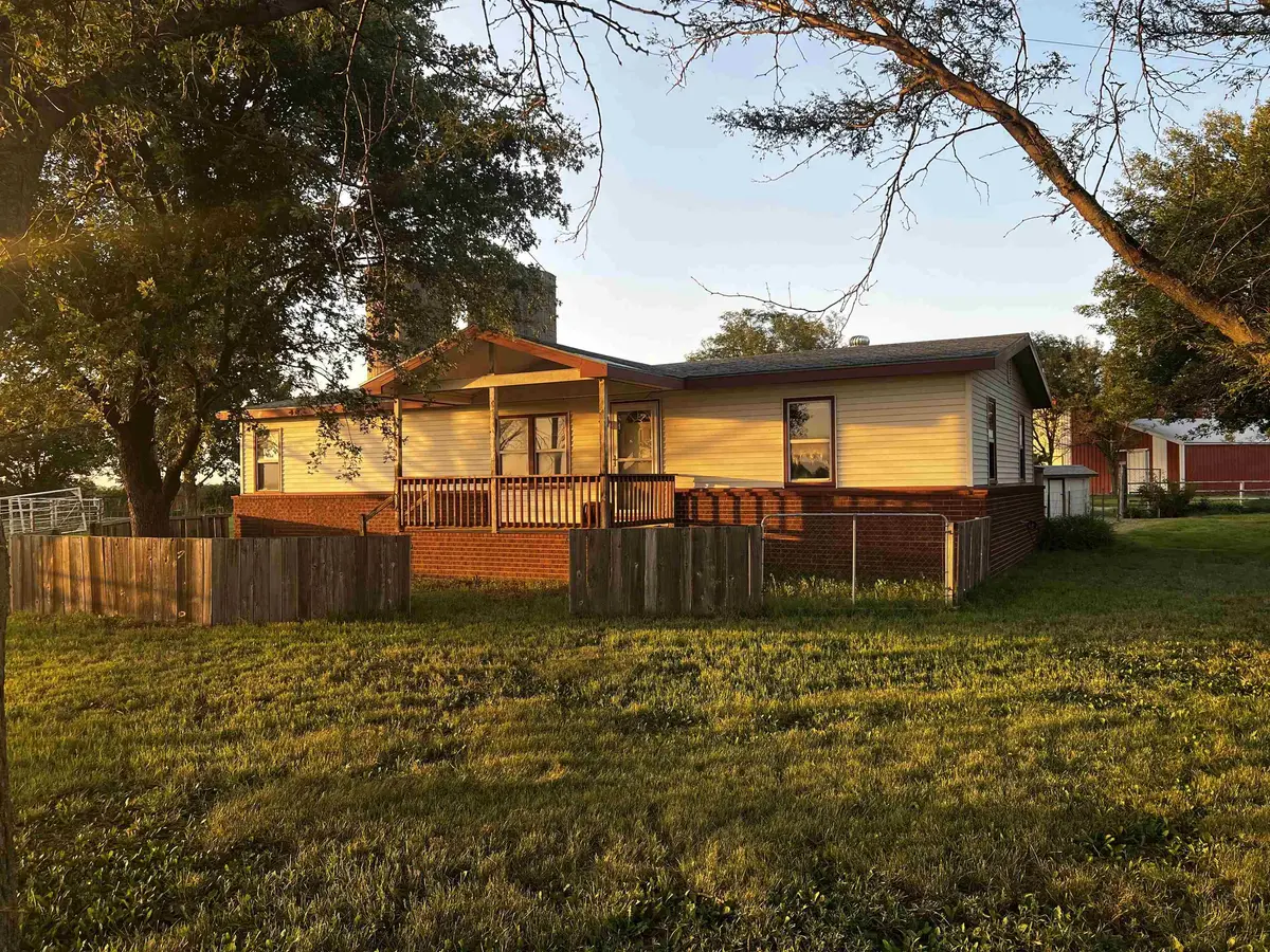 9811 S Meridian Ave, Peck, KS 67120