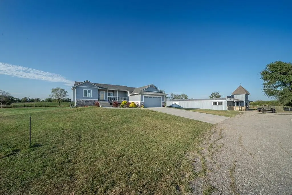 10686 SW 210th, Douglass, KS 67039