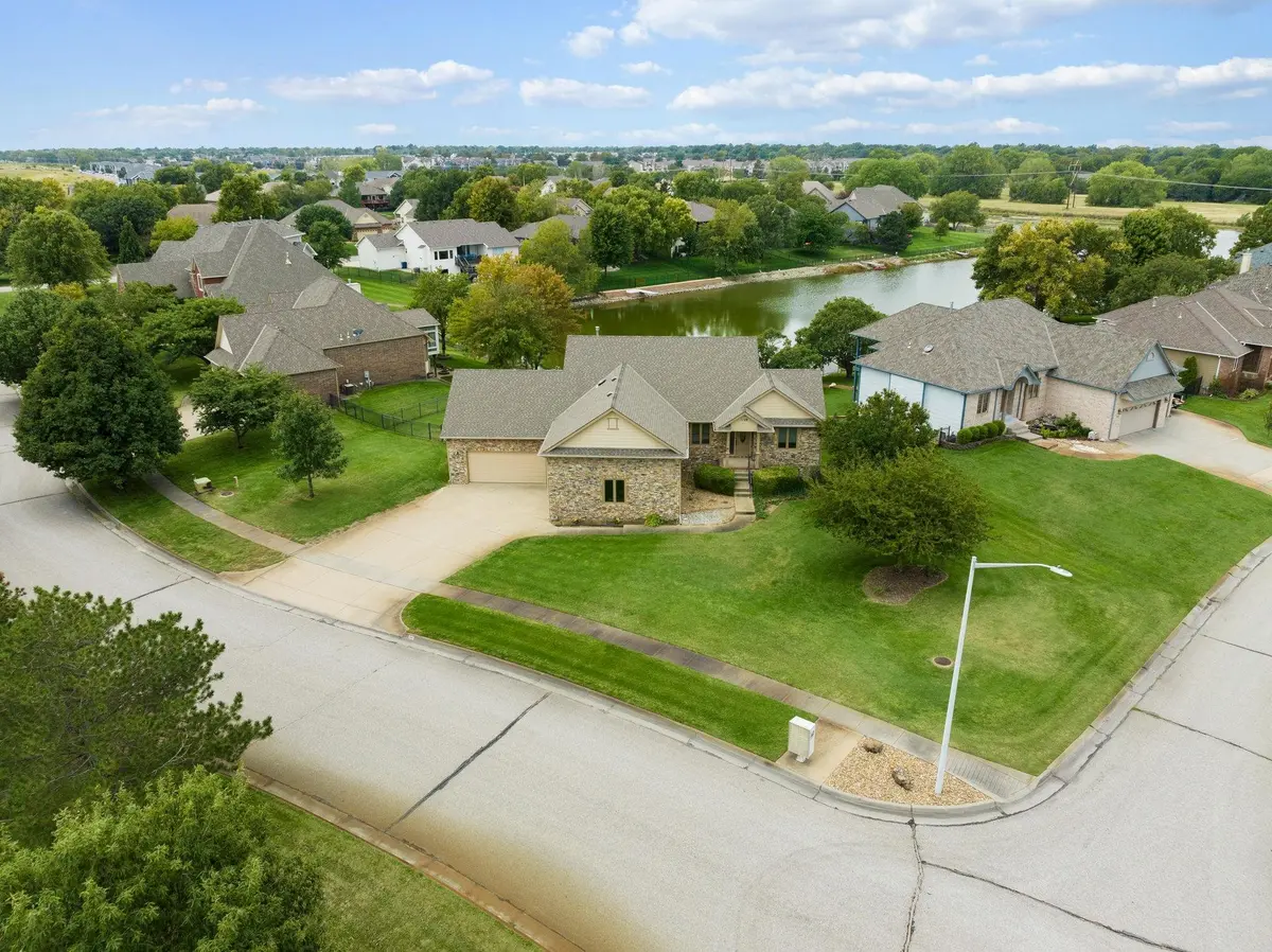 1129 N North Shore Blvd, Wichita, KS 67212-7214