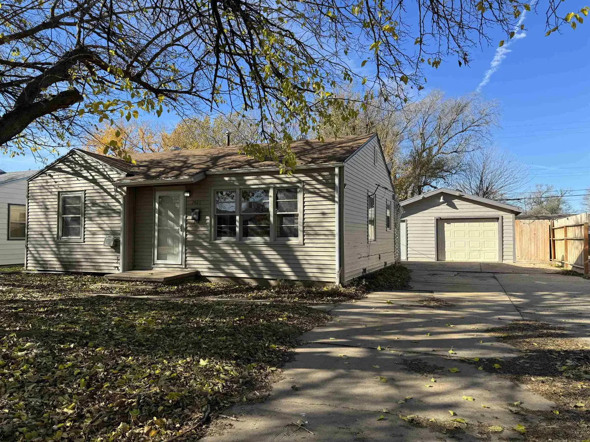 2421 S Bennett Ave, Wichita, KS 67217