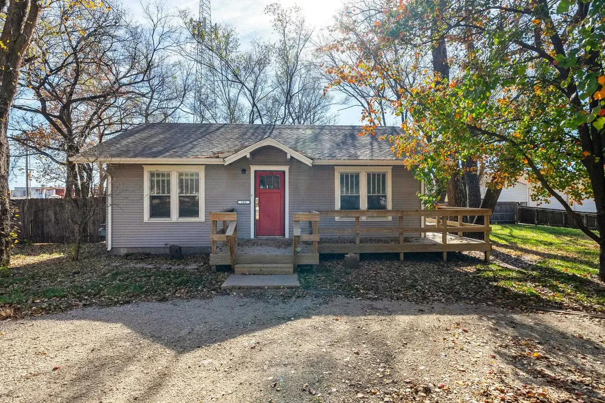 103 W 57th St N, Park City, KS 67204