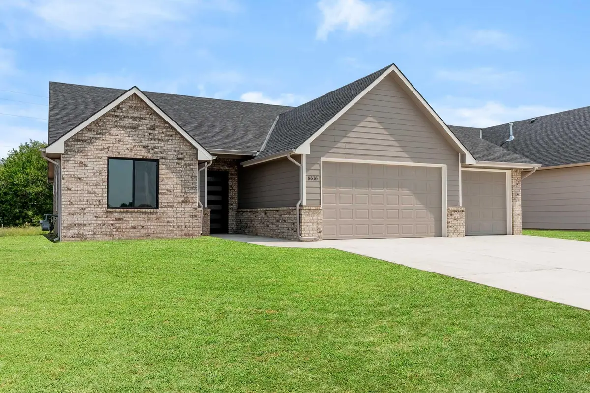 6616 N Silverton St, Park City, KS 67219