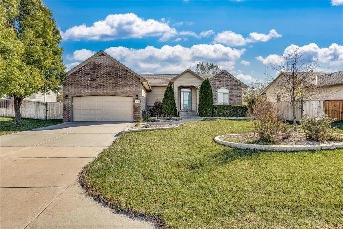 2622 N Fieldstone, Andover, KS 67002
