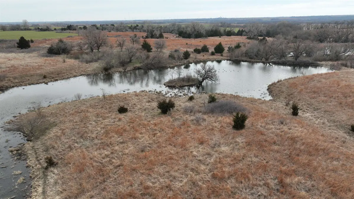 000 SW 100 St, Zenda, KS 67159