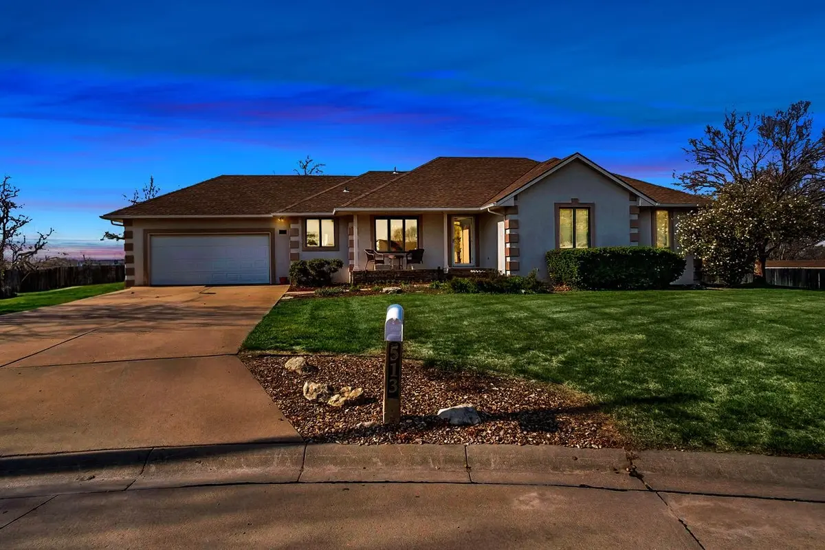 513 Stone Creek Ct, Newton, KS 67114