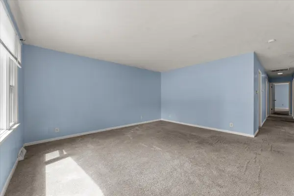 1406 W Springfield AVE, Champaign, IL 61821