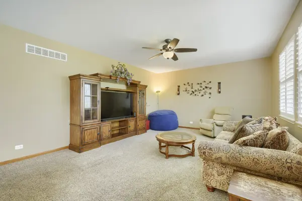 908 Angelica CIR, Joliet, IL 60431