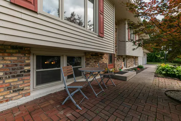 6319 Dodds DR, Bettendorf, IA 52722