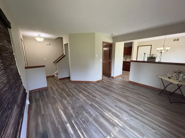39321 N Melbourne CT, Beach Park, IL 60083