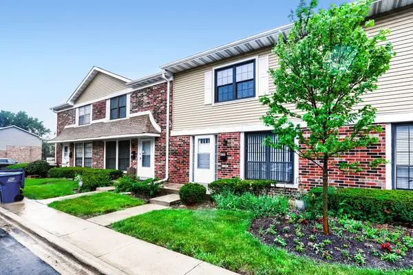 4132 Brentwood LN, Waukegan, IL 60087