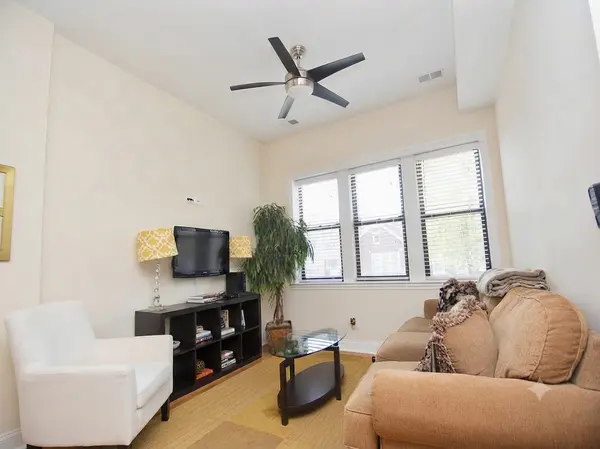 2110 W 18th PL, Chicago, IL 60608
