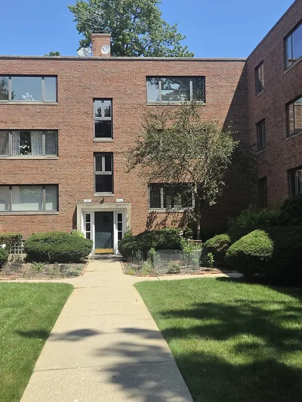 2611 Central ST #1, Evanston, IL 60201