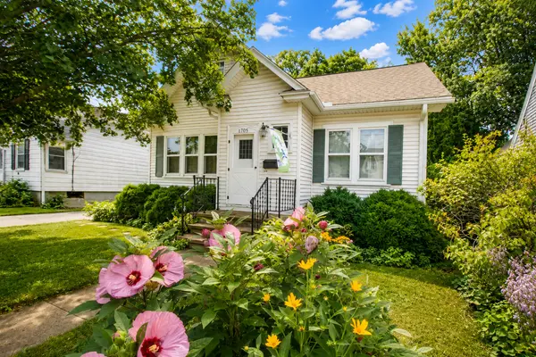 1705 W 2nd ST, Dixon, IL 61021