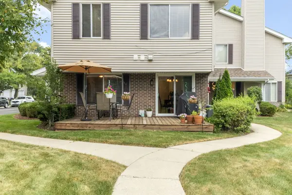 449 Old Surrey RD, Hinsdale, IL 60521