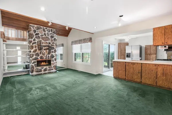 732 Chandler RD #732, Gurnee, IL 60031