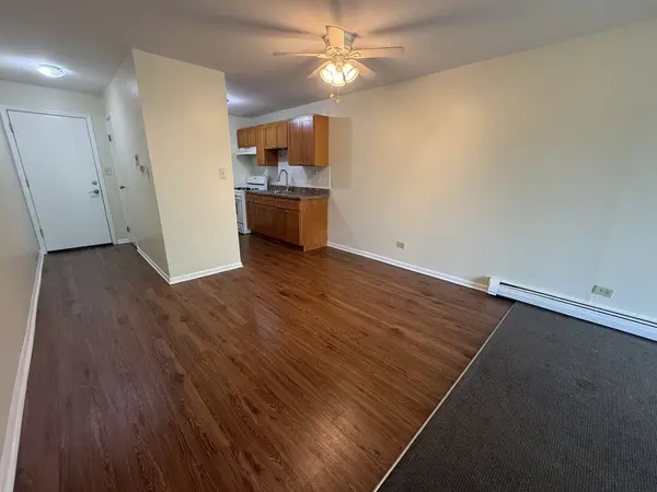 5720 East AVE #2B, Countryside, IL 60525