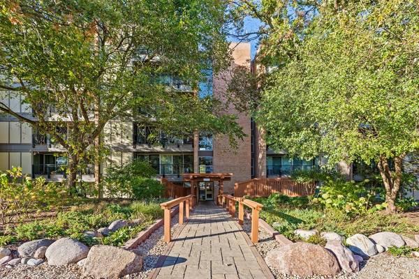 6000 Oakwood DR #4H, Lisle, IL 60532