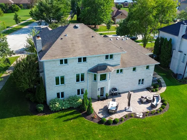 10512 Louetta LN, Orland Park, IL 60467