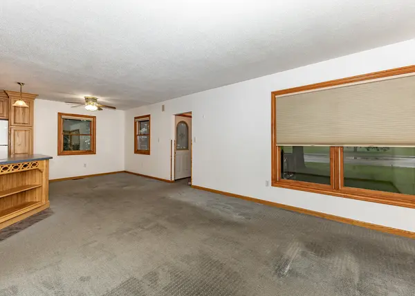 920 9th AVE, Camanche, IA 52730