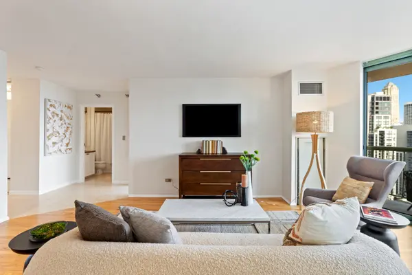 111 W Maple ST #3004, Chicago, IL 60610