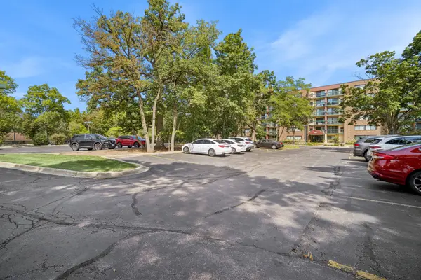 1840 Huntington BLVD #305, Hoffman Estates, IL 60169