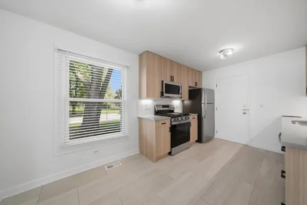 1046 Hampton Harbor #1046, Schaumburg, IL 60193