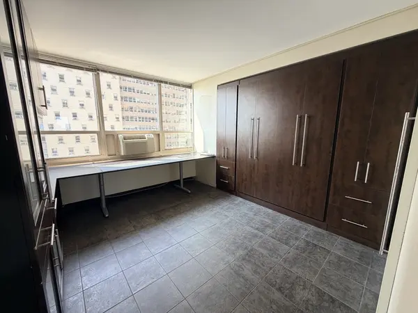 3950 N Lake Shore DR #1100A, Chicago, IL 60613