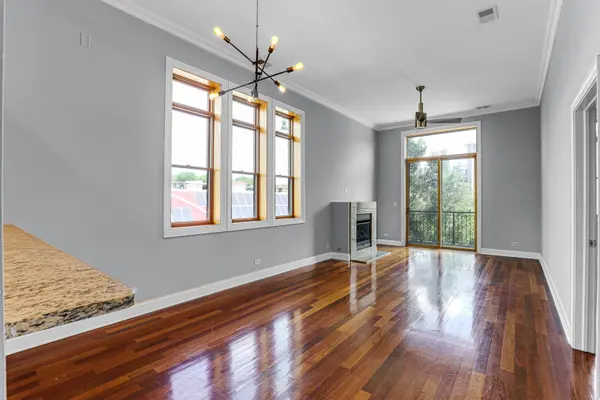 4755 N WASHTENAW AVE #209, Chicago, IL 60625
