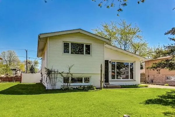 509 N Willow RD, Elmhurst, IL 60126